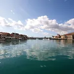 Casa de Férias Stone House With Garden, Seaview !! Trogir