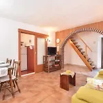 Casa de Férias Stone House With Garden, Seaview !! Trogir