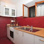 Casa de Férias Stone House With Garden, Seaview !! Trogir